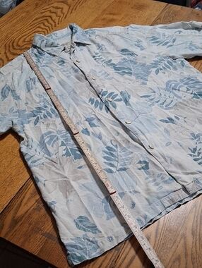 Tommy Bahama Mens Shirt LARGE SILK Tropical Leaves Vacation Used Short Sleeves